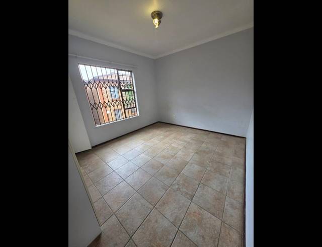 2 BEDROOM PROPERTY TO RENT IN SONNEVELD